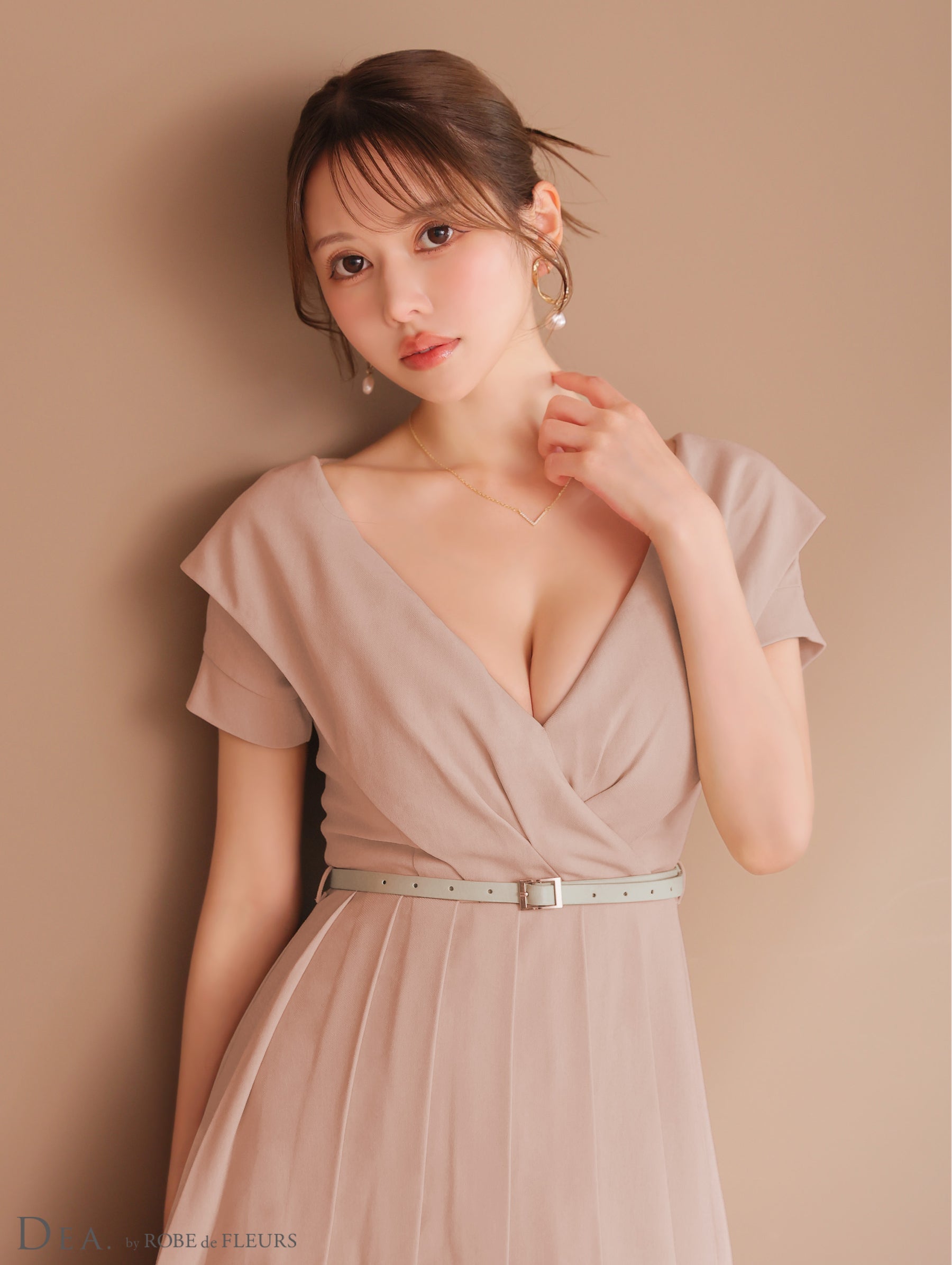 【XS～Lサイズあり】オフショルカットベルトフレアミニキャバドレス(DE3391)