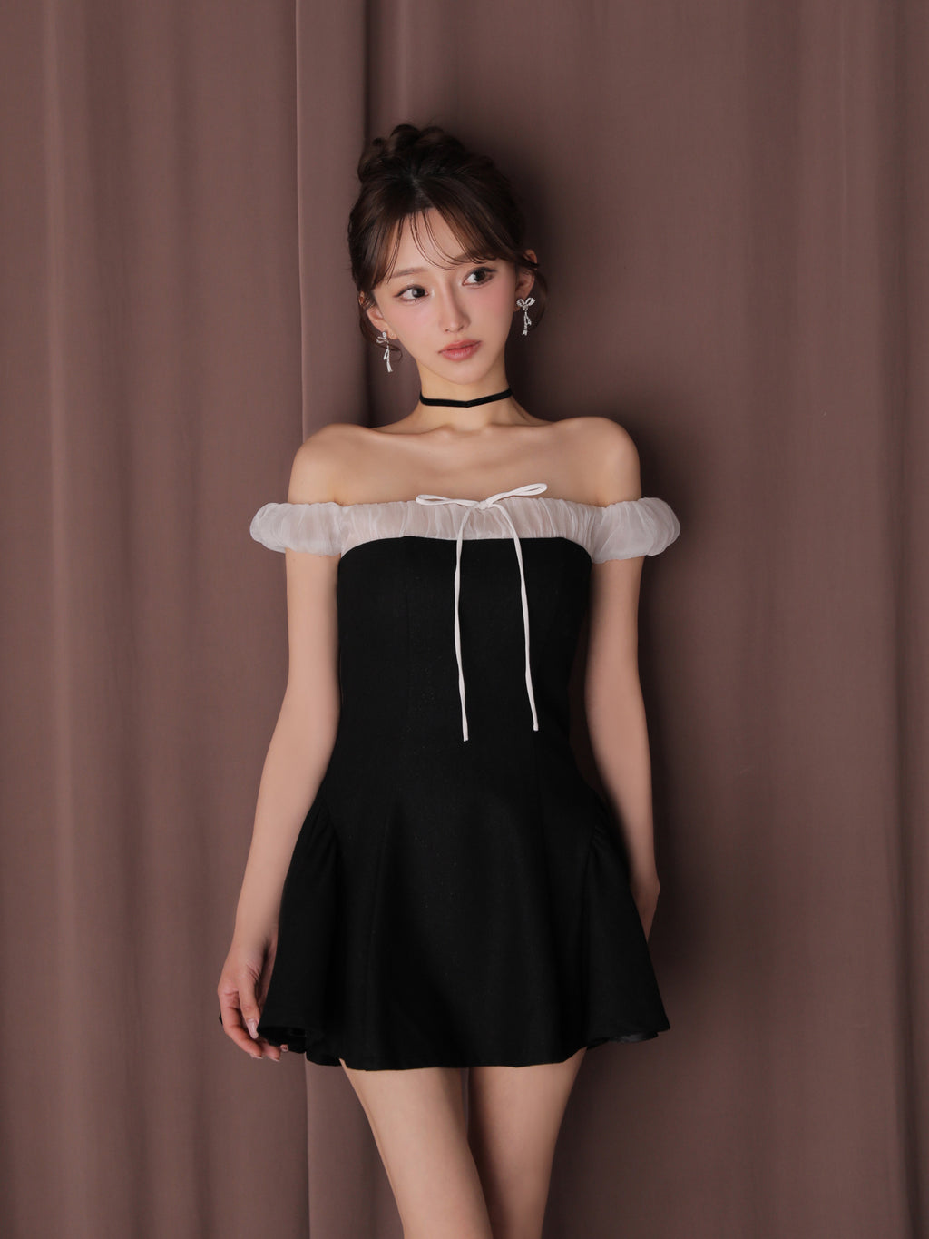 ★予約商品★【7月上旬頃入荷予定】【XSサイズあり】Glitter flannel off-the-shoulder mini dress (anier4058)