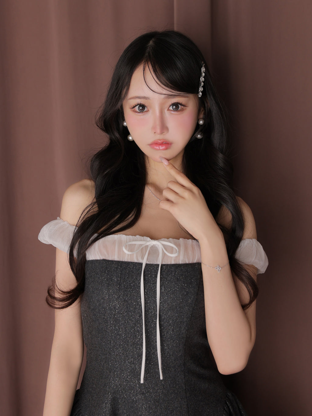 ★予約商品★【7月上旬頃入荷予定】【XSサイズあり】Glitter flannel off-the-shoulder mini dress (anier4058)