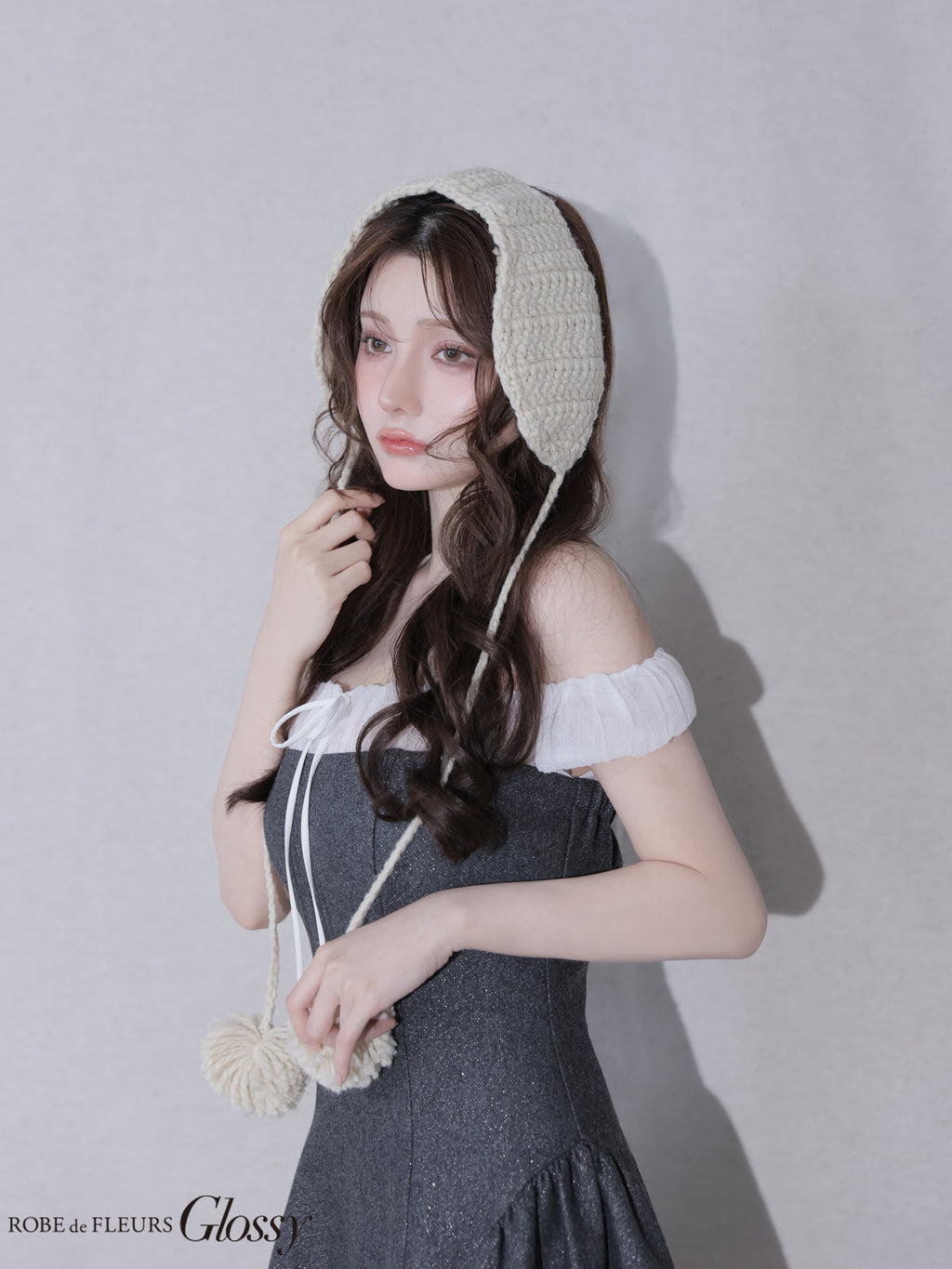 ★予約商品★【7月上旬頃入荷予定】【XSサイズあり】Glitter flannel off-the-shoulder mini dress (anier4058)