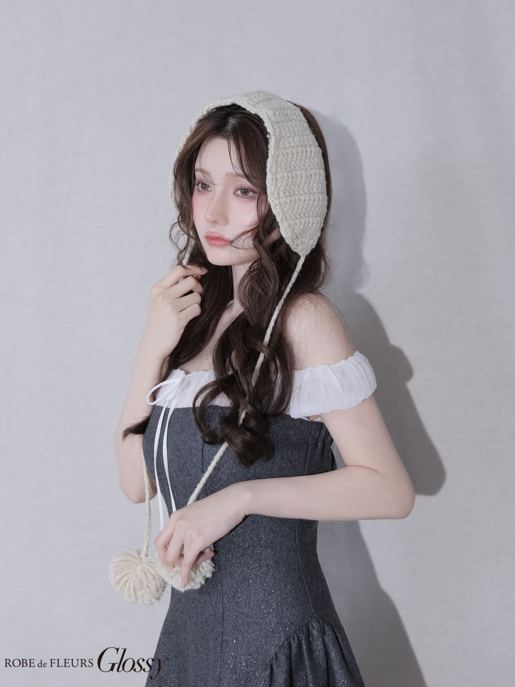 ★予約商品★【7月上旬頃入荷予定】【XSサイズあり】Glitter flannel off-the-shoulder mini dress (anier4058)