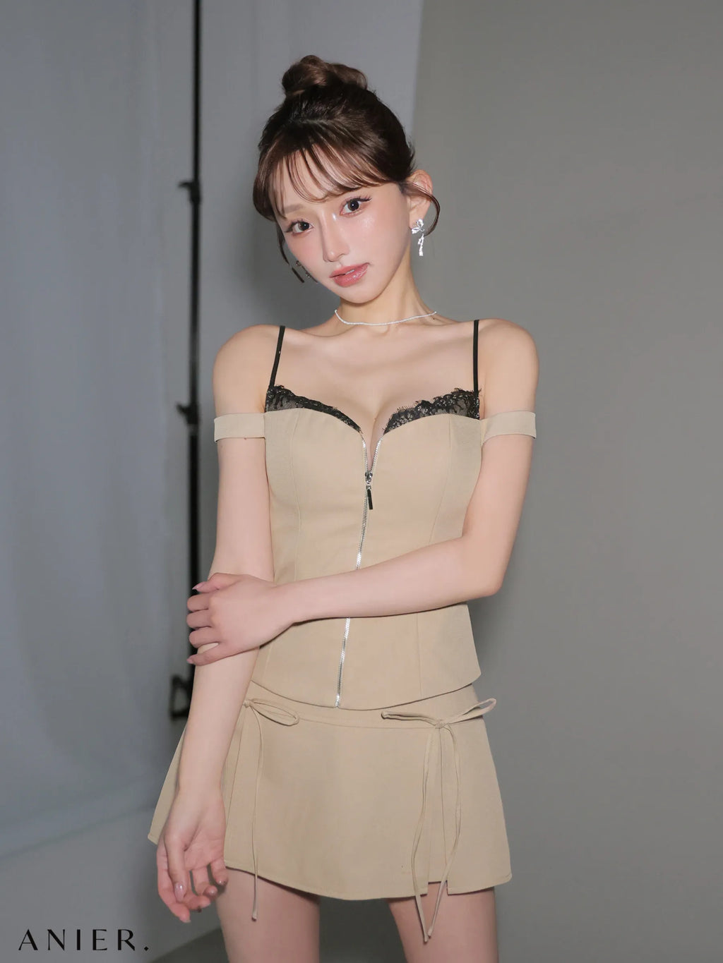 Bust lace layered two-piece mini dress (anier4060)