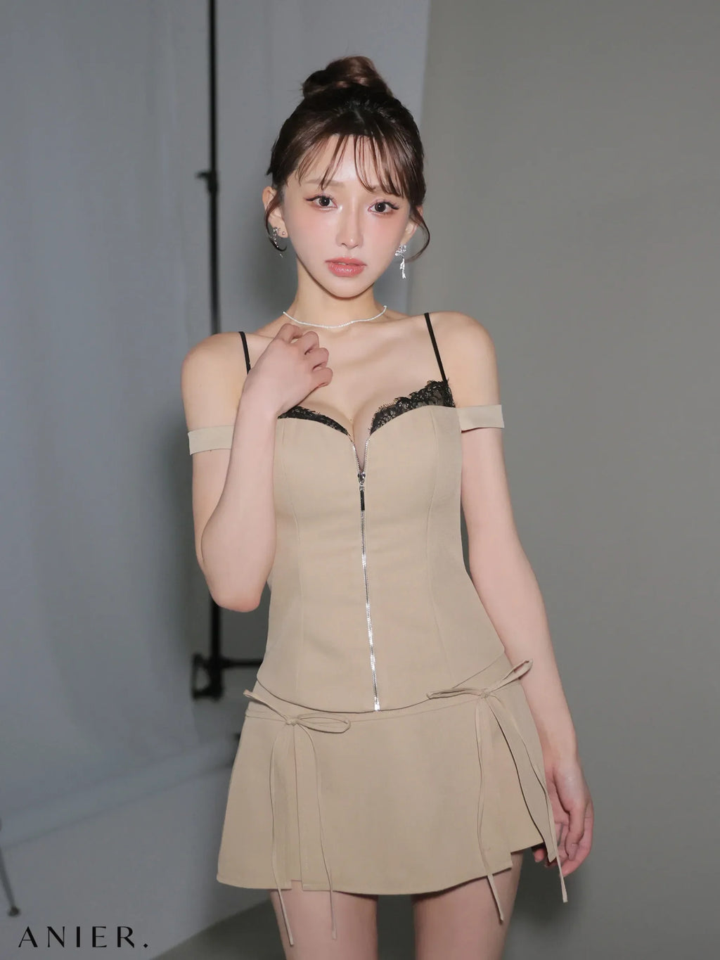 Bust lace layered two-piece mini dress (anier4060)