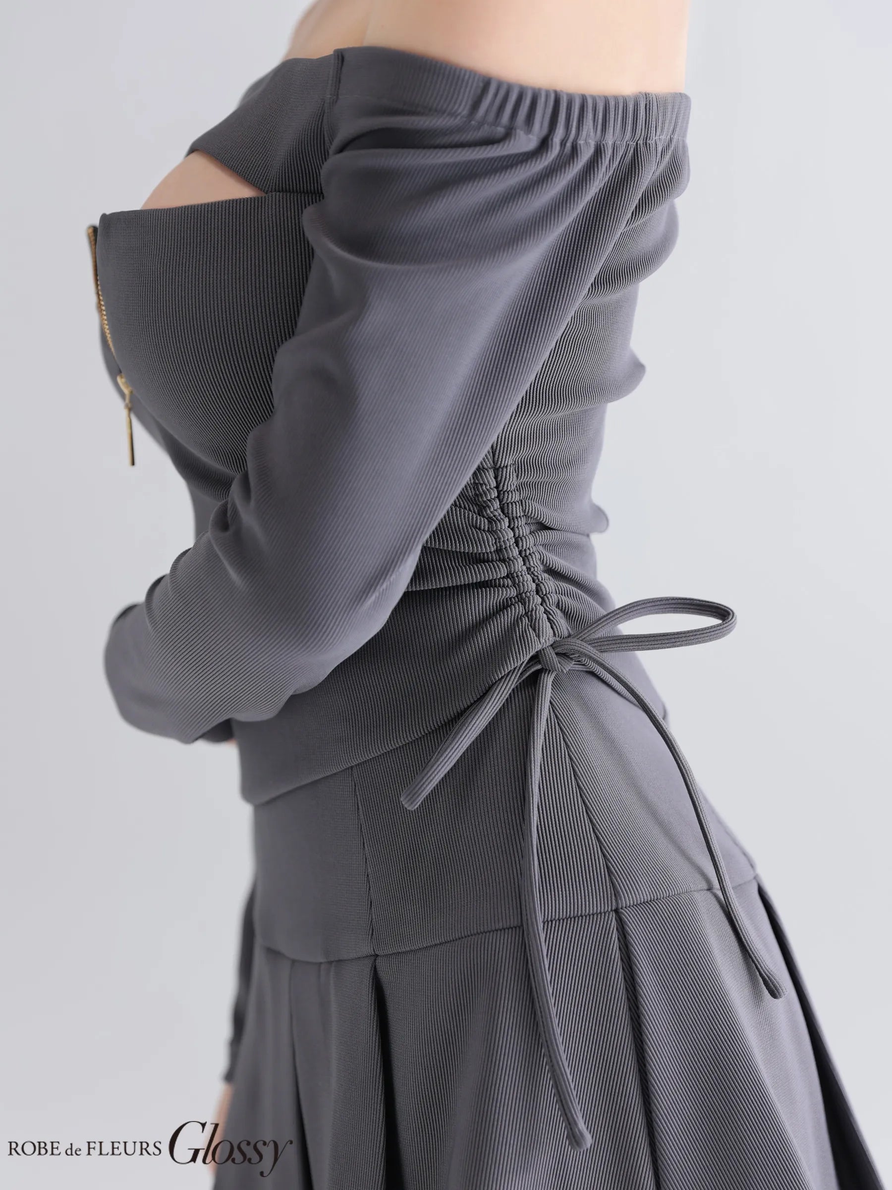 予約商品【7月下旬頃入荷予定】オフショルダーロングスリーブバストカットフレアミニキャバドレス(GL4138)