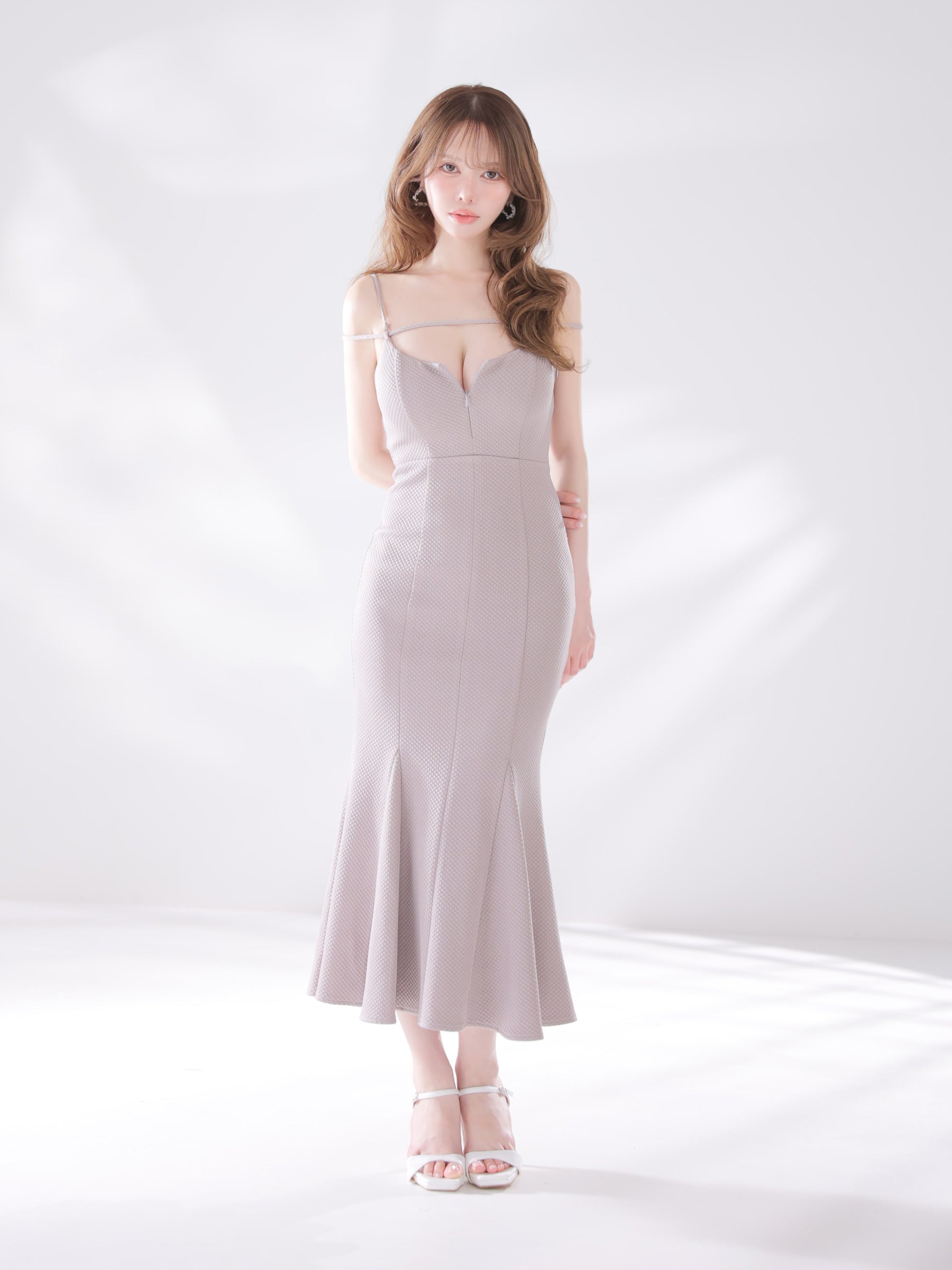 ★予約商品★【7月中旬頃入荷予定】 【新色追加】【Lサイズあり】デコルテラインストレッチキルティングマーメイドキャバドレス(DE4215)