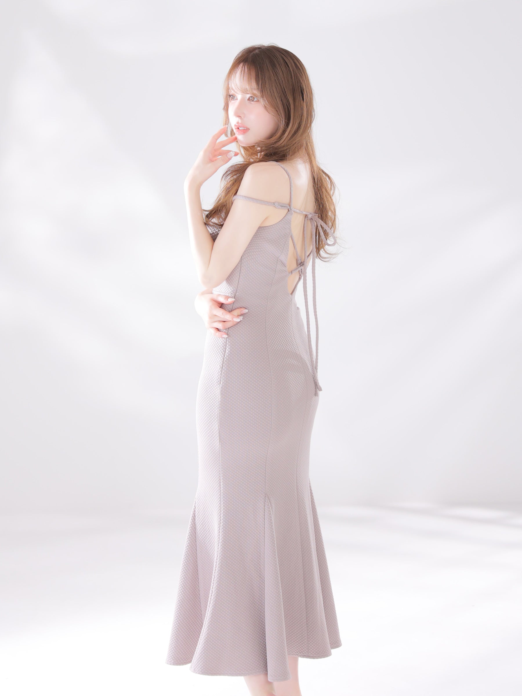 ★予約商品★【7月中旬頃入荷予定】 【新色追加】【Lサイズあり】デコルテラインストレッチキルティングマーメイドキャバドレス(DE4215)