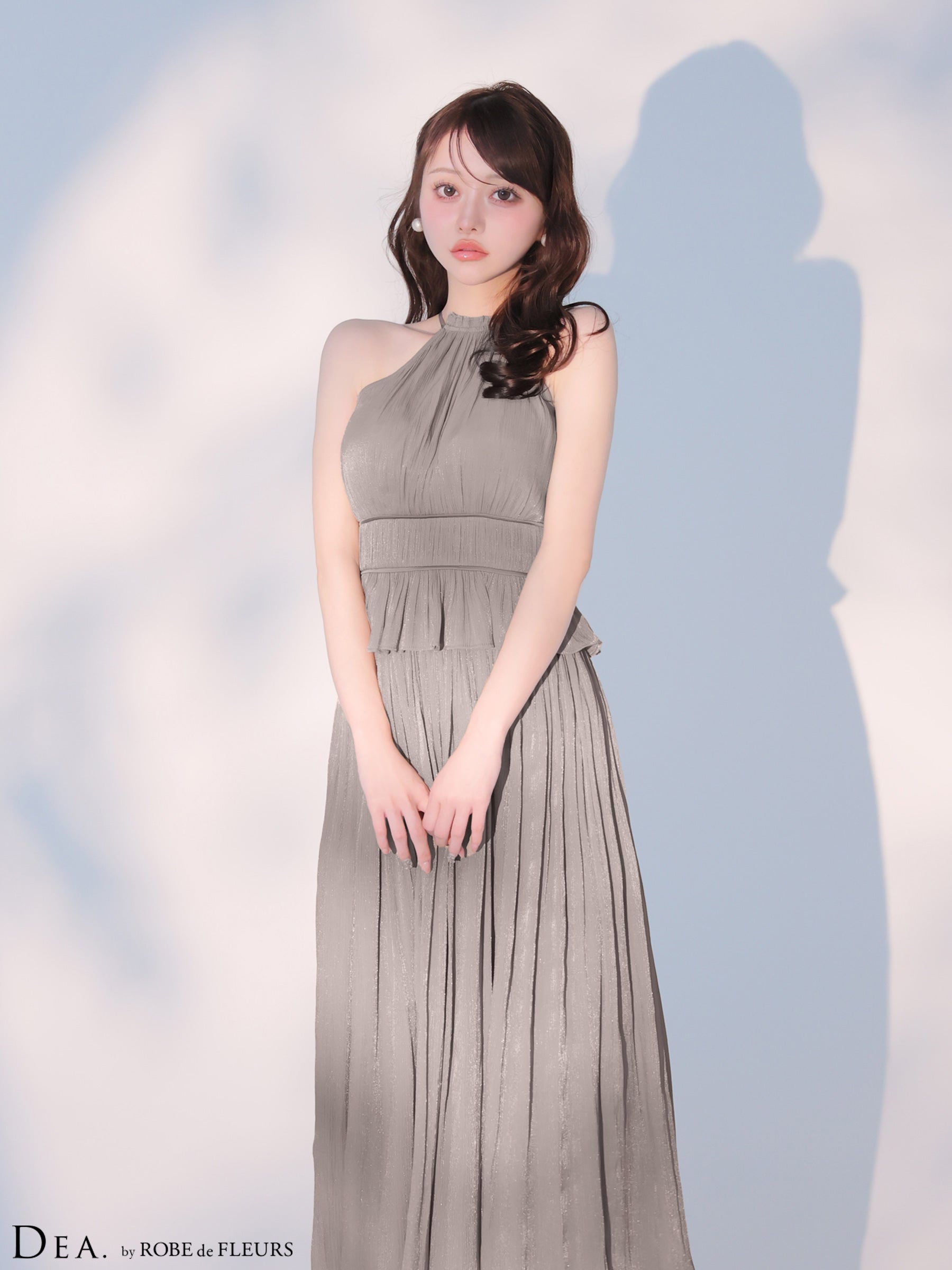 【XS～Lサイズあり】ラメシフォンプリーツホルターネックツーピースロングキャバドレス (DE4344)