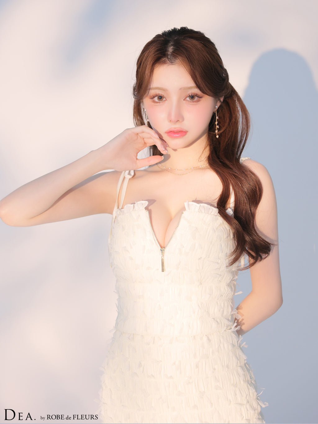 ★予約商品★【8月中旬頃入荷予定】立体チュールフロントジップタイトツーピースキャバドレス (DE4348)