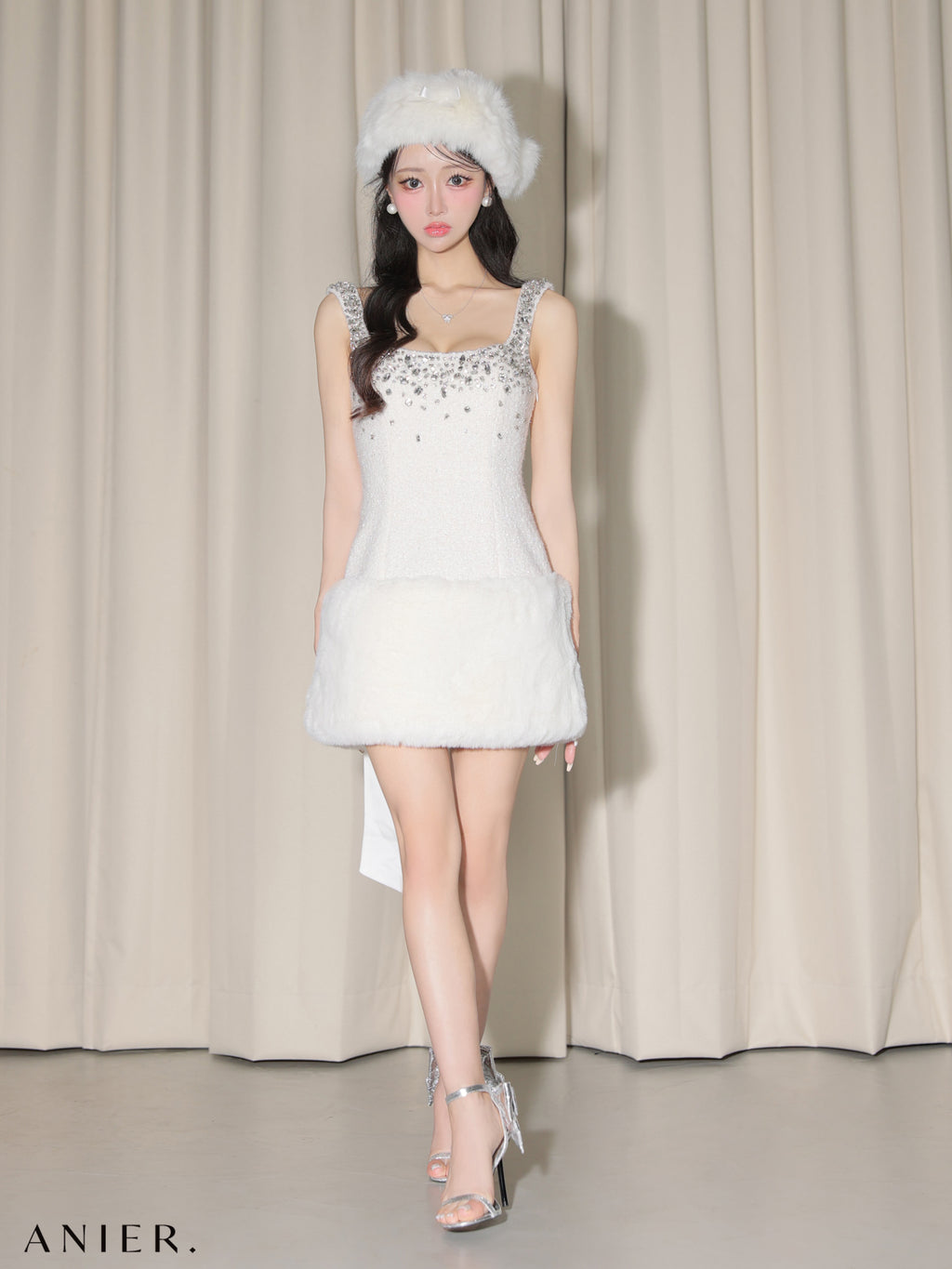 【XSサイズあり】Big Ribbon Jeweled Fur Santa (anier4610)