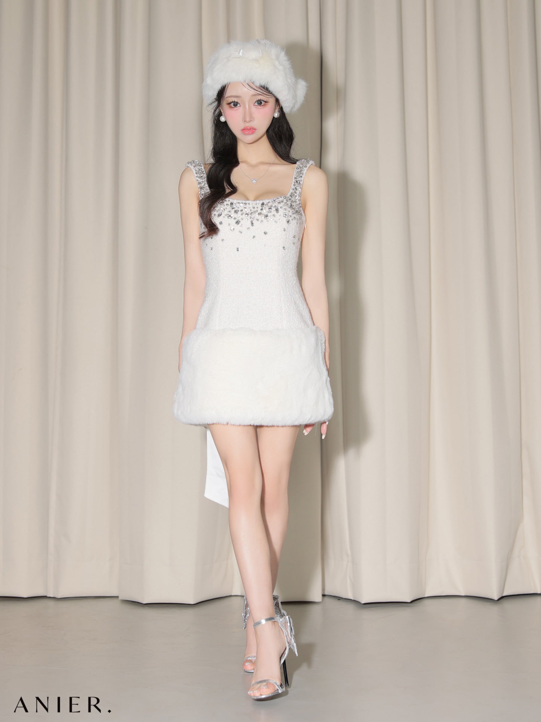 【XSサイズあり】Big Ribbon Jeweled Fur Santa (anier4610)