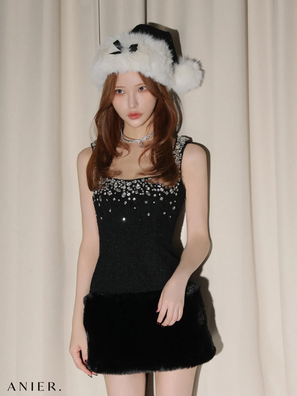 Big Ribbon Jeweled Fur Santa (anier4610)