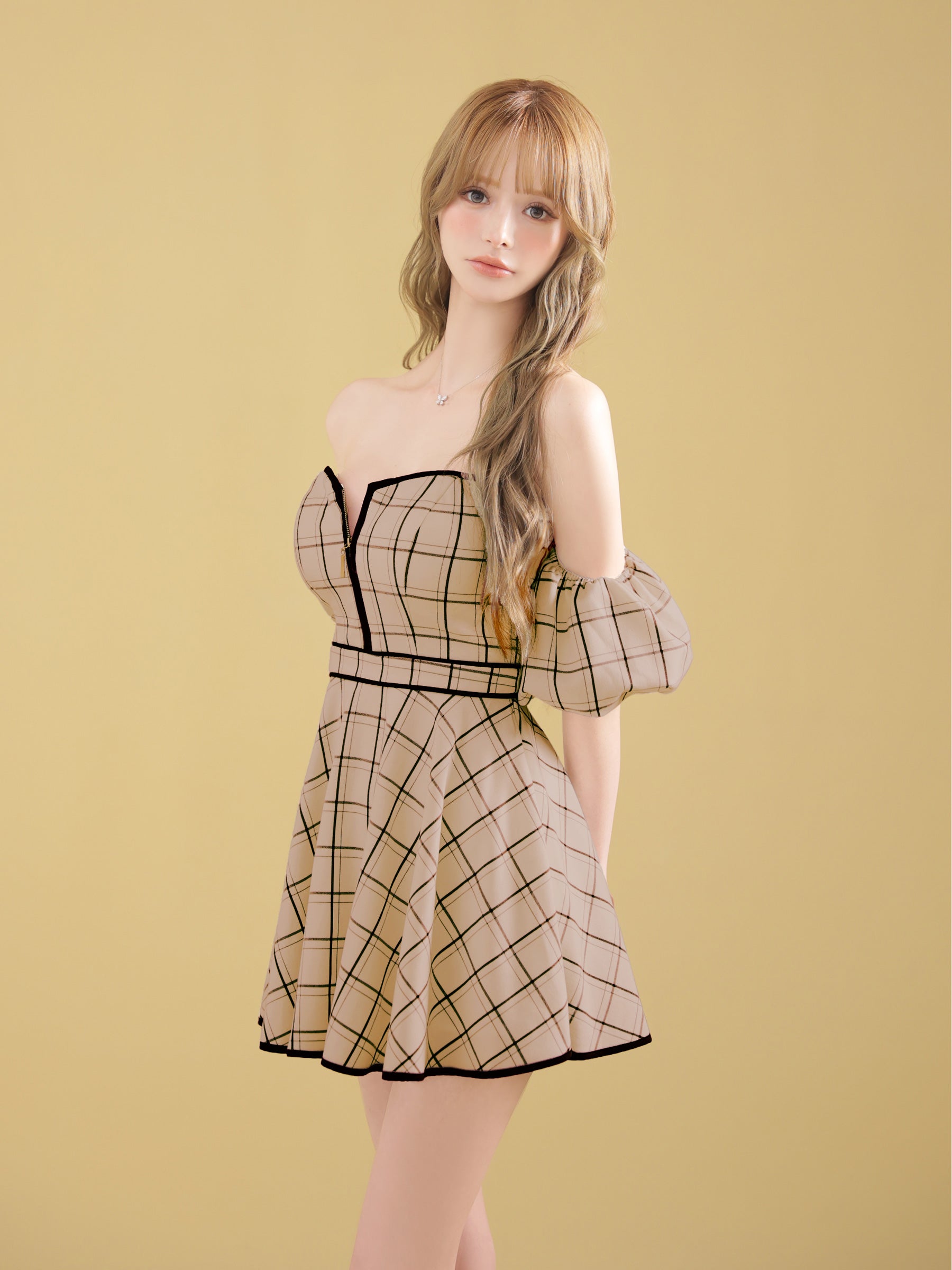★予約商品★【7月下旬頃入荷予定】【XS〜Lサイズあり】チェックツイルオフショルバストジップミニキャバドレス (fm4658)