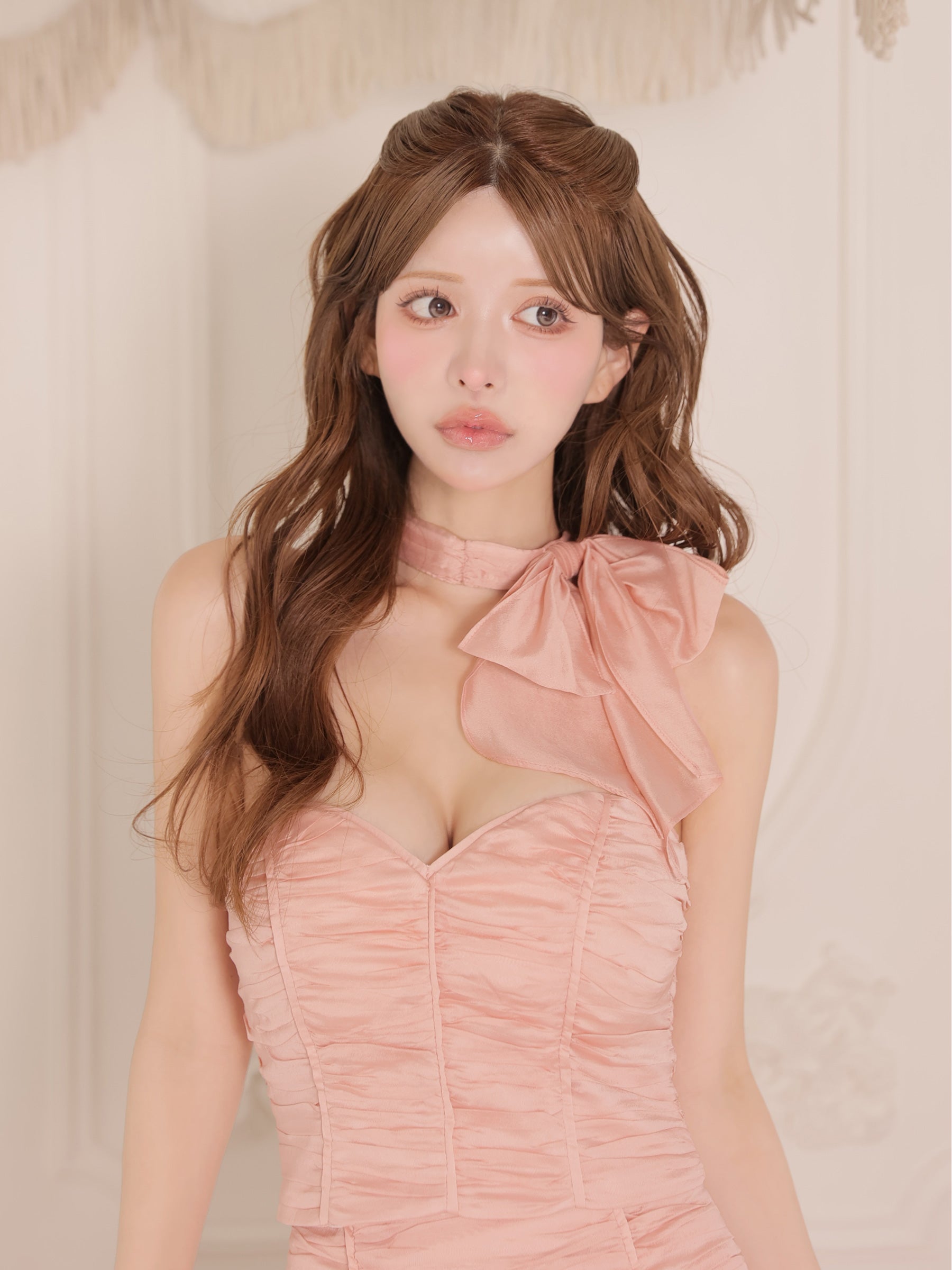 【7月中旬頃入荷予定】【XSサイズあり】ビッグリボンホルターネックシャーリングミニキャバドレス(fm4693)