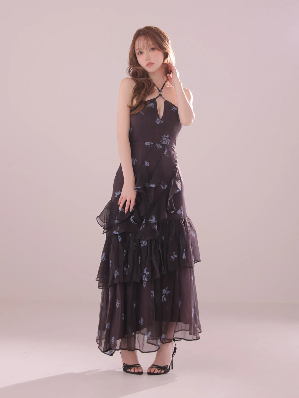 【予約】ホルターフラワーシフォンアシンメトリーロングキャバドレス (DE4695)